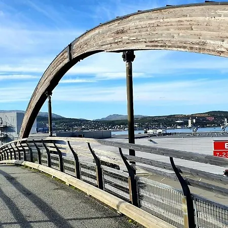 Northern Dreams With Free Parking Apartamento